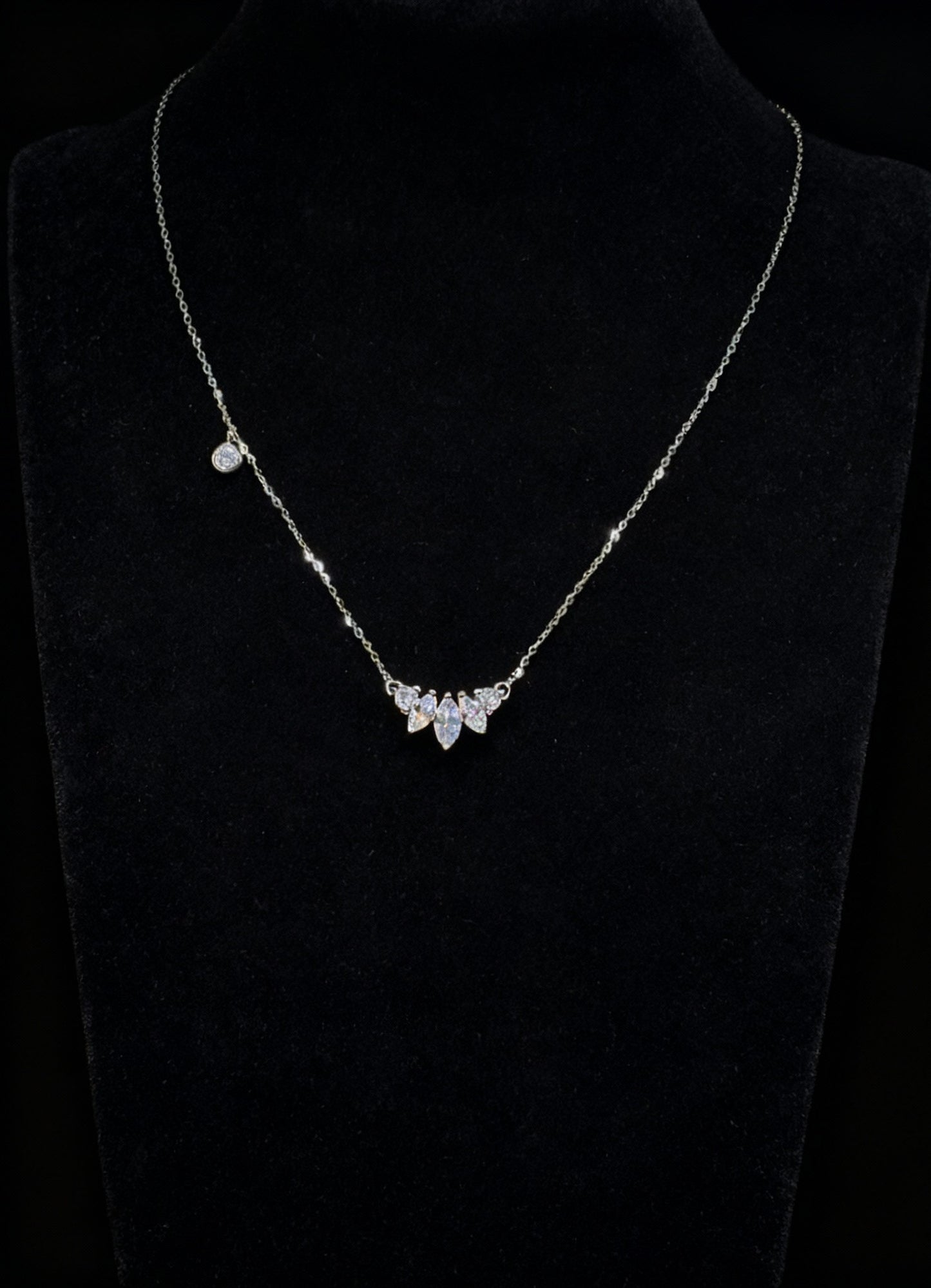Colier din argint 925 cu pietre transparente si detalii asimetrice